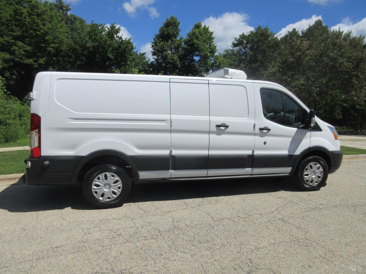 Ford Transit Van T-250 148" Low Rf 9000 GVWR Swing-Out RH Dr 2017