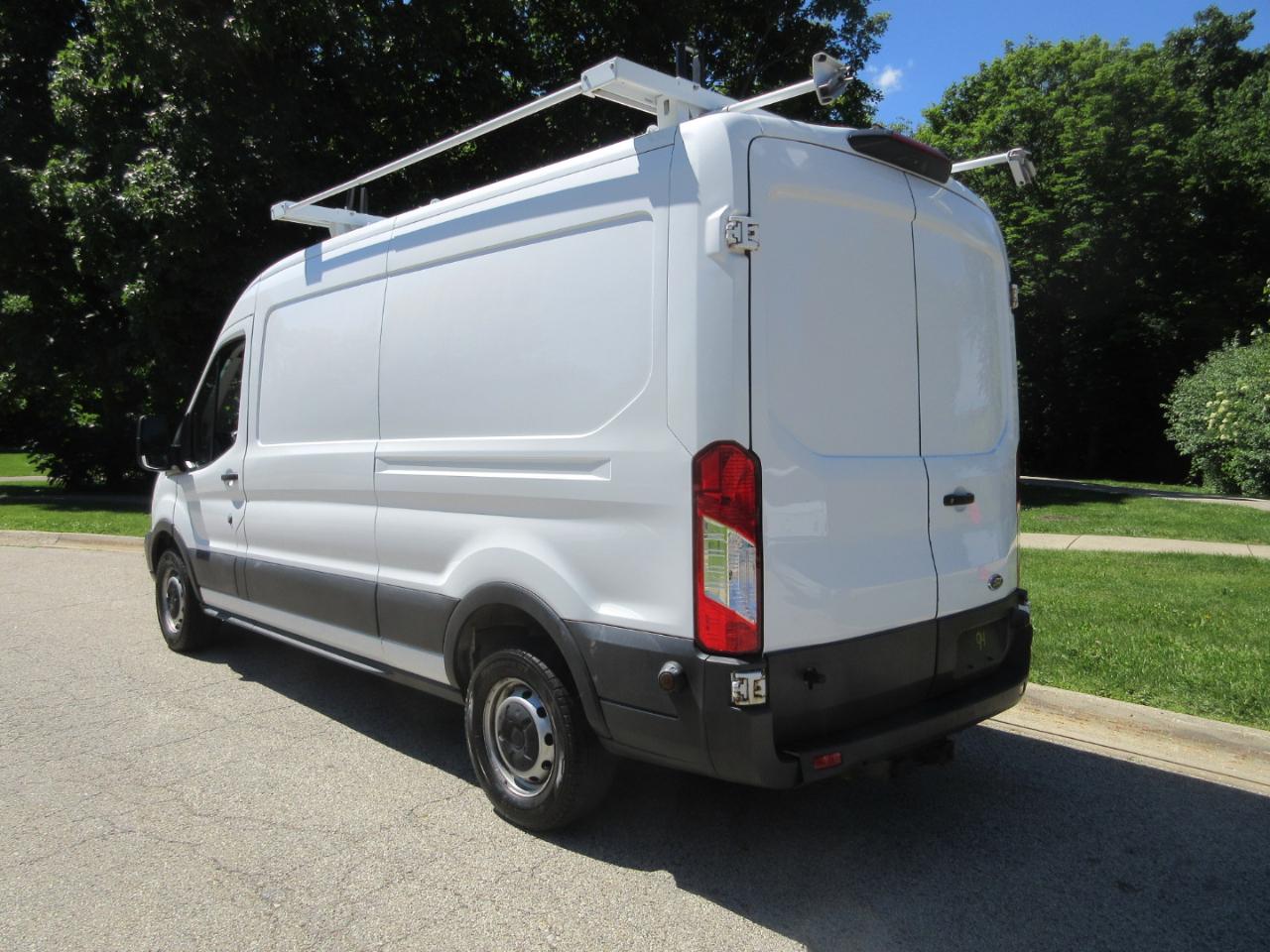 Ford Transit Van T-250 148" Med Rf 9000 GVWR Sliding RH Dr 2018