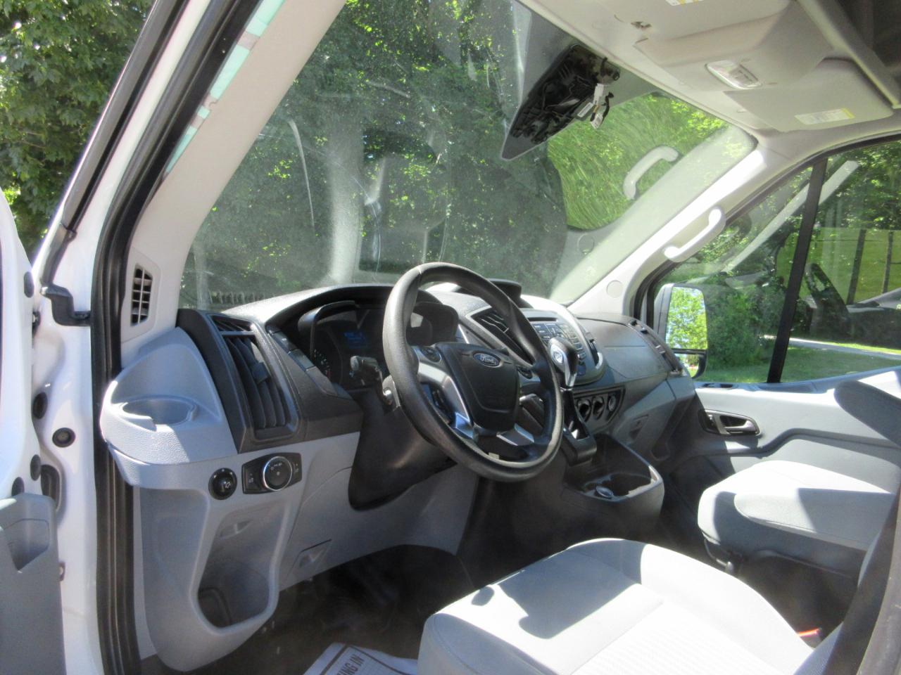 Ford Transit Van T-250 148" Med Rf 9000 GVWR Sliding RH Dr 2018