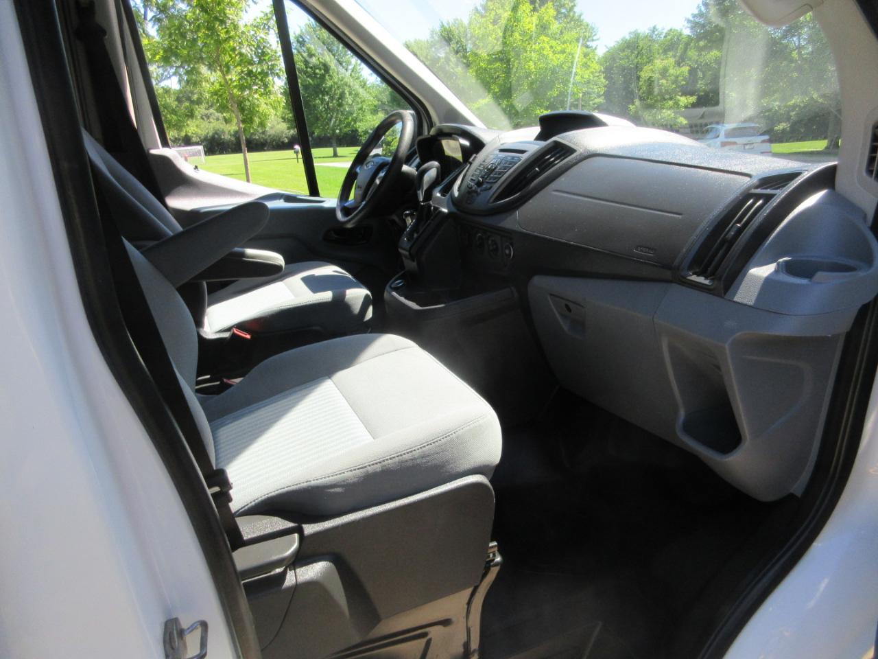 Ford Transit Van T-250 148" Med Rf 9000 GVWR Sliding RH Dr 2018