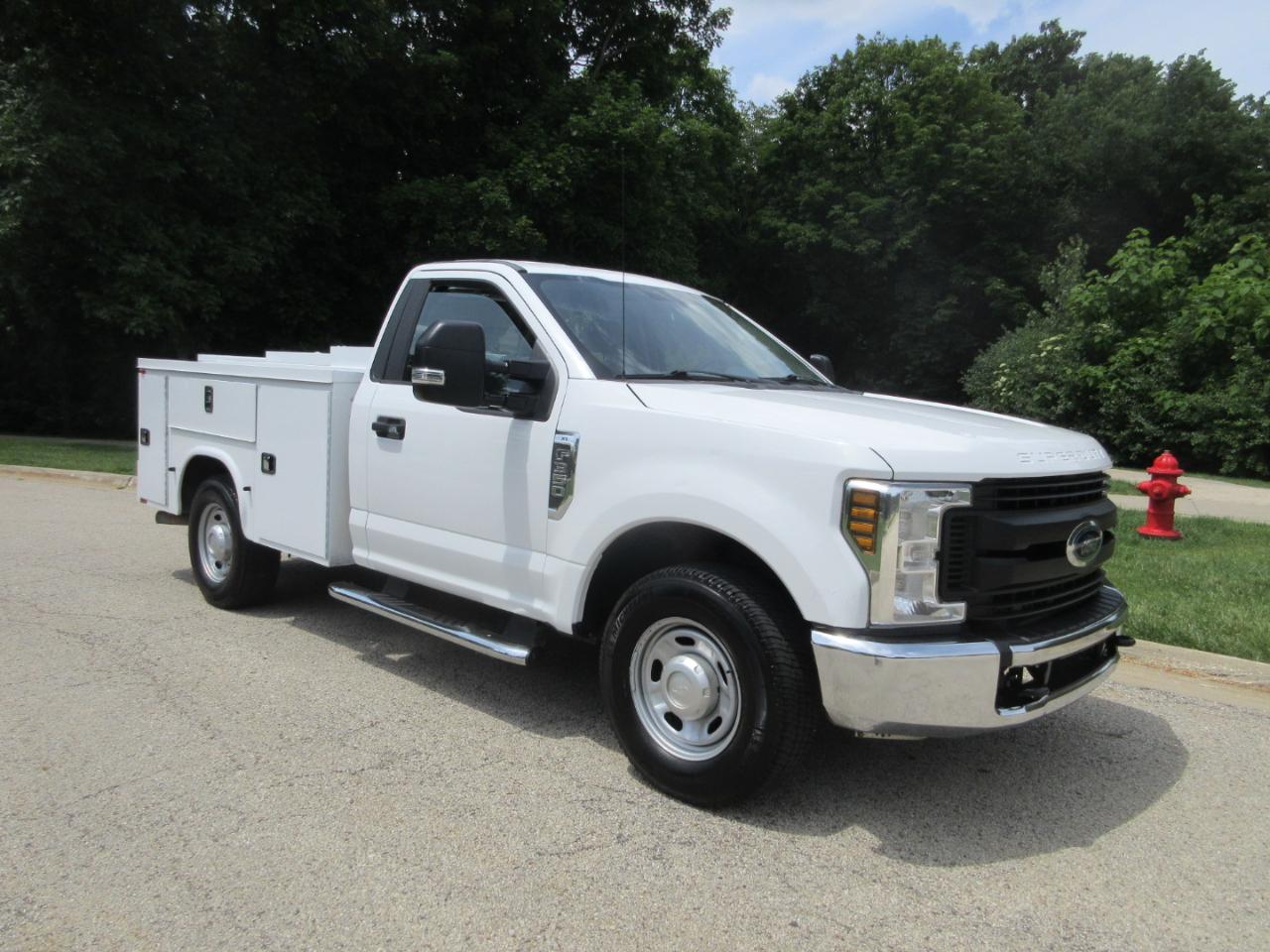 Ford Super Duty F-350 SRW XLT 2WD Reg Cab 8' Box 2019