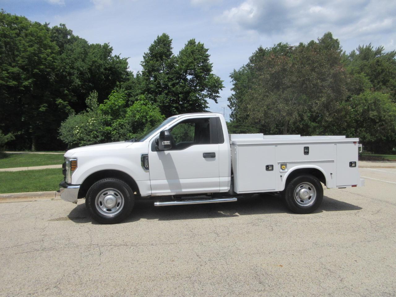 Ford Super Duty F-350 SRW XLT 2WD Reg Cab 8' Box 2019