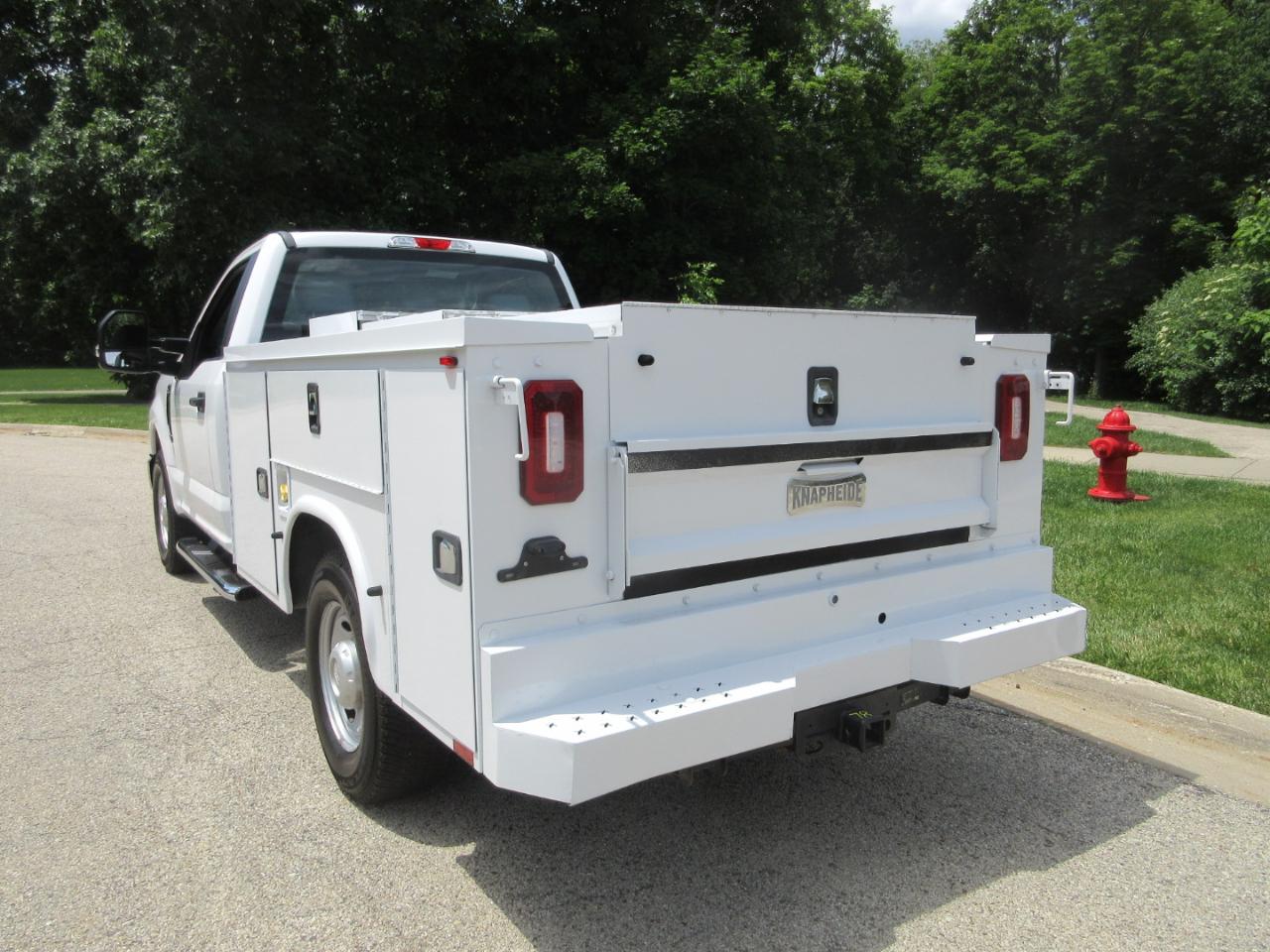 Ford Super Duty F-350 SRW XLT 2WD Reg Cab 8' Box 2019