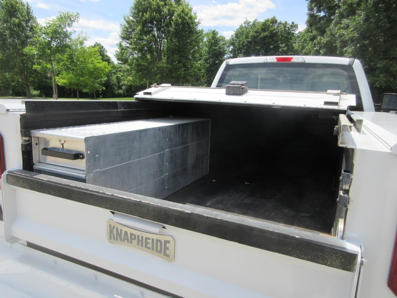 Ford Super Duty F-350 SRW XLT 2WD Reg Cab 8' Box 2019