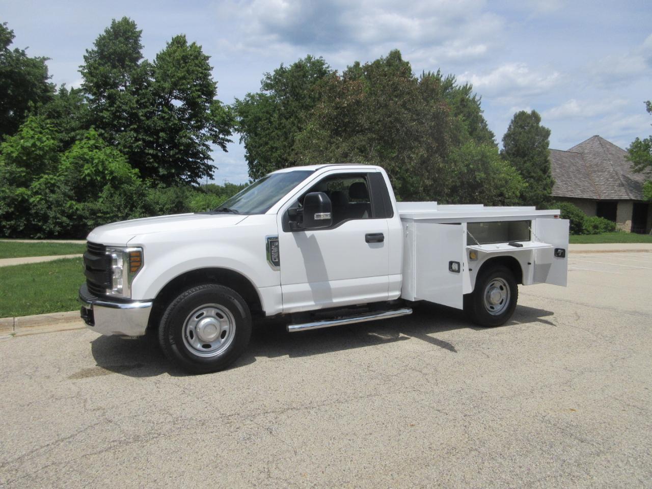 Ford Super Duty F-350 SRW XLT 2WD Reg Cab 8' Box 2019