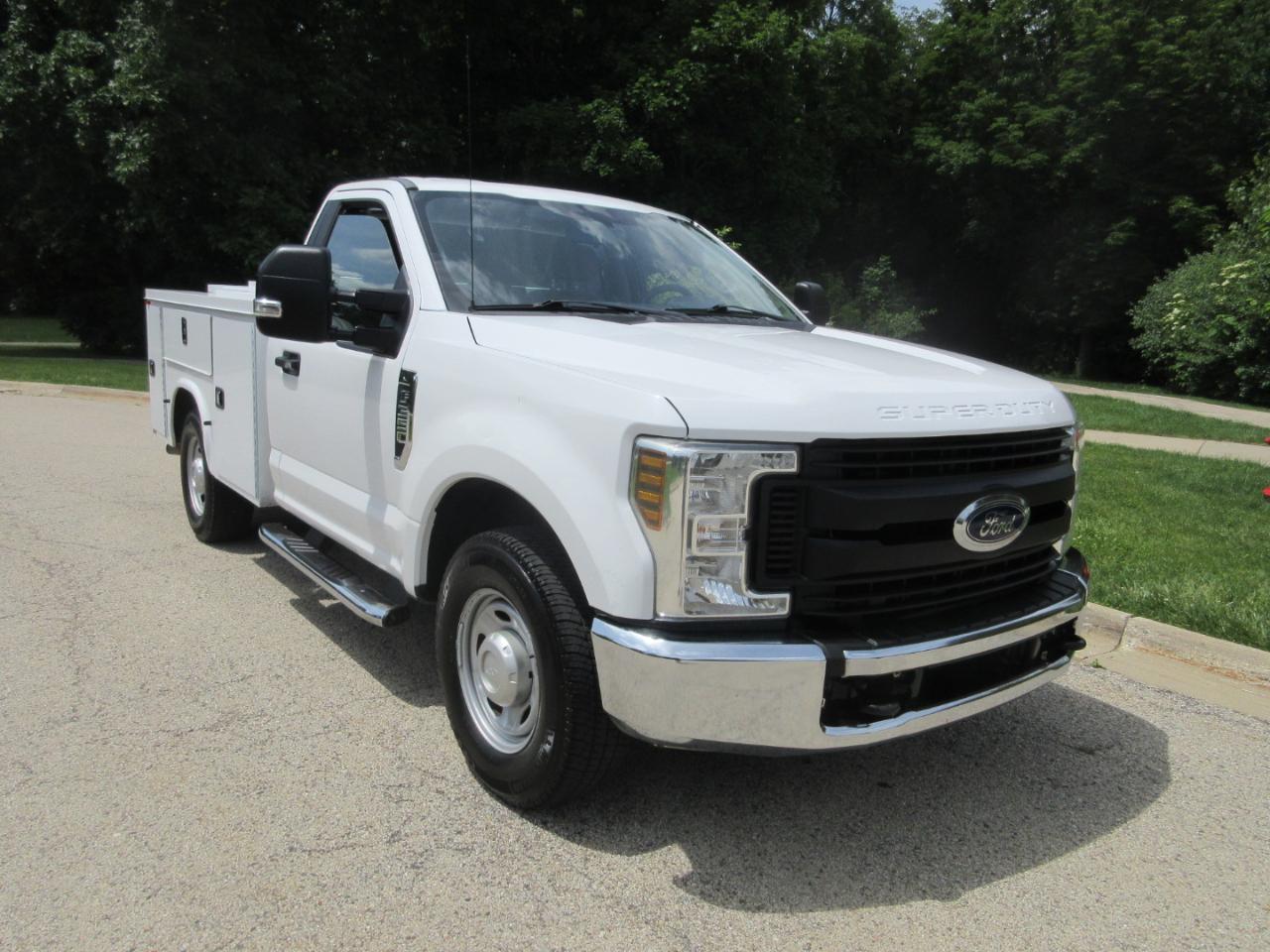 Ford Super Duty F-350 SRW XLT 2WD Reg Cab 8' Box 2019