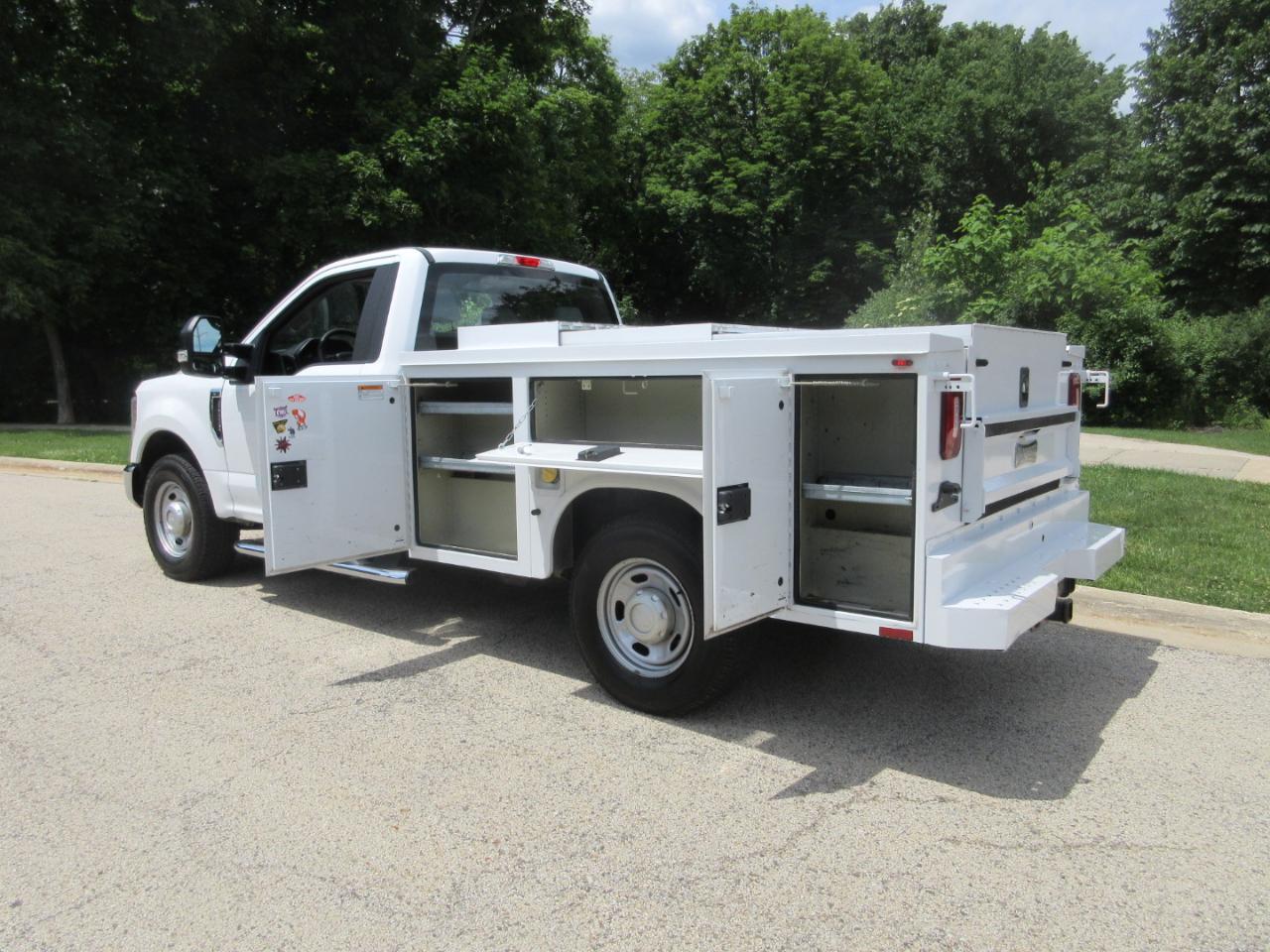 Ford Super Duty F-350 SRW XLT 2WD Reg Cab 8' Box 2019