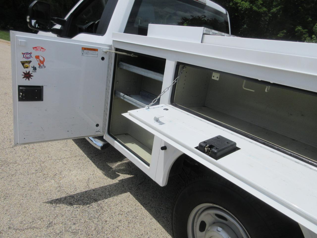 Ford Super Duty F-350 SRW XLT 2WD Reg Cab 8' Box 2019