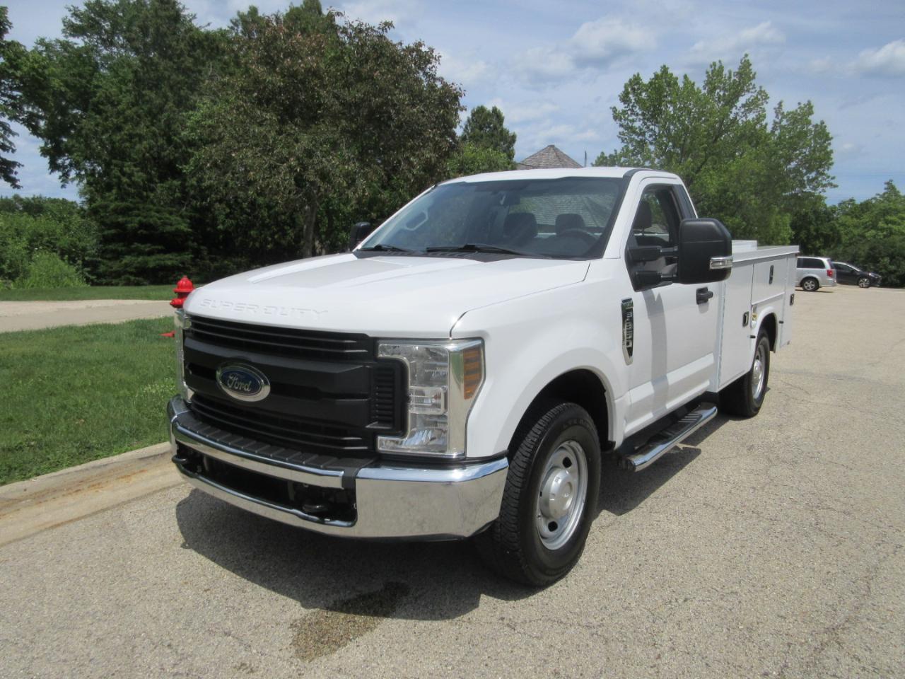 Ford Super Duty F-350 SRW XLT 2WD Reg Cab 8' Box 2019