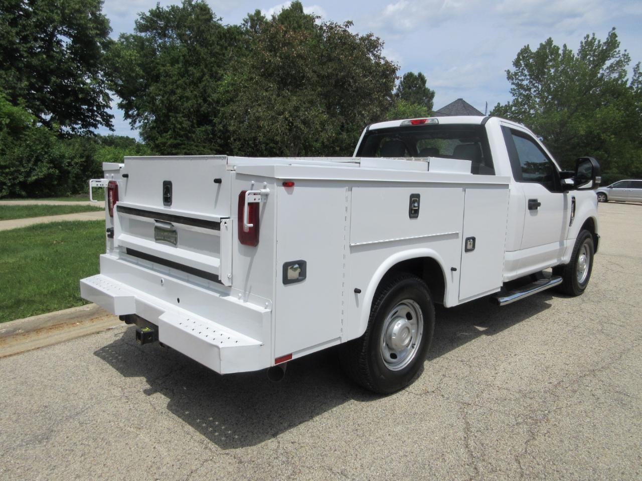 Ford Super Duty F-350 SRW XLT 2WD Reg Cab 8' Box 2019