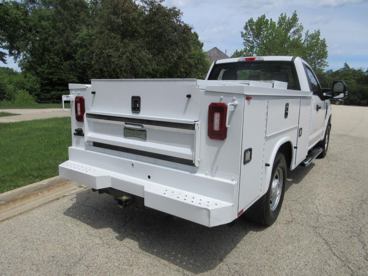 Ford Super Duty F-350 SRW XLT 2WD Reg Cab 8' Box 2019