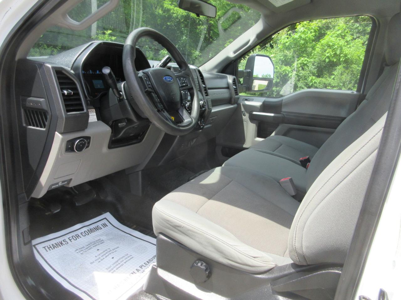 Ford Super Duty F-350 SRW XLT 2WD Reg Cab 8' Box 2019