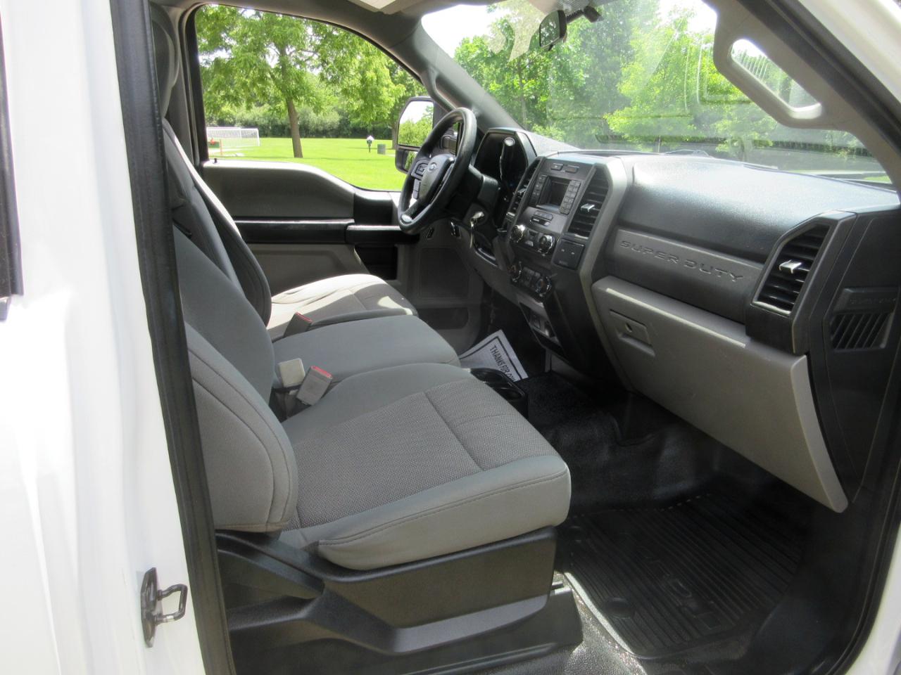 Ford Super Duty F-350 SRW XLT 2WD Reg Cab 8' Box 2019