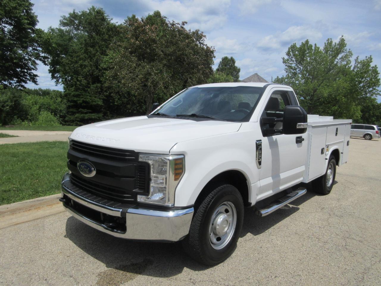 Ford Super Duty F-350 SRW XLT 2WD Reg Cab 8' Box 2019