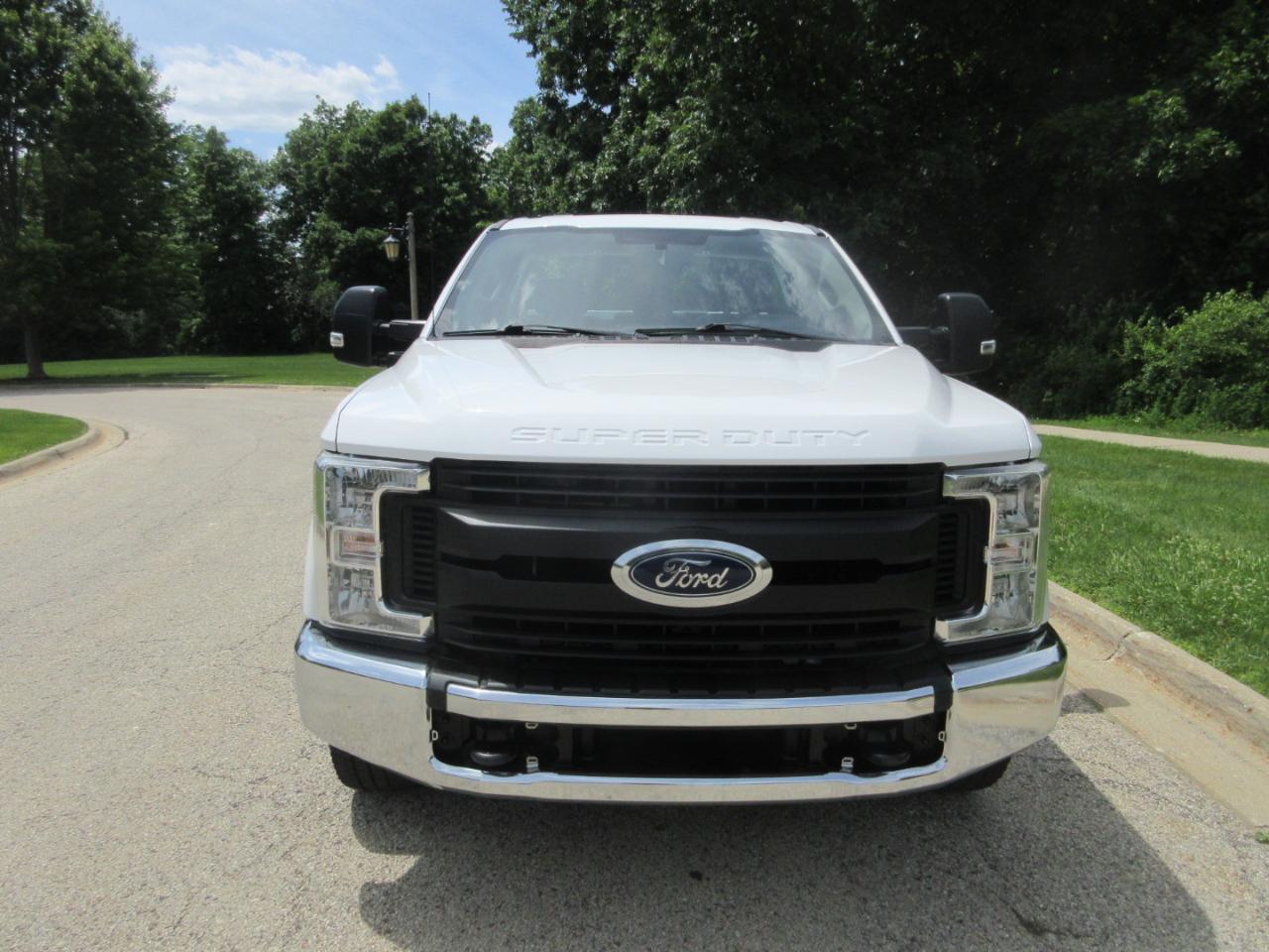 Ford Super Duty F-350 SRW XLT 2WD Reg Cab 8' Box 2019