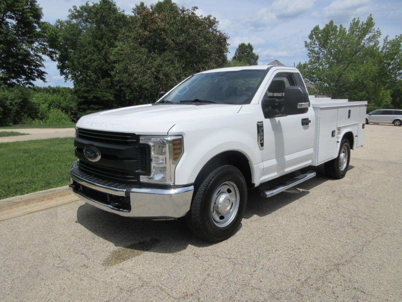 Ford Super Duty F-350 SRW XLT 2WD Reg Cab 8' Box 2019