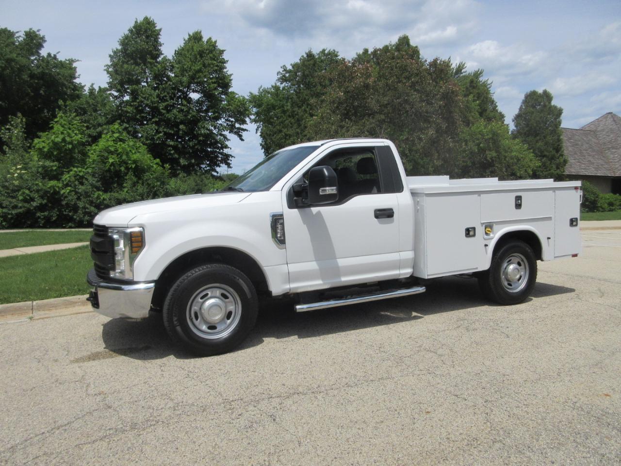 Ford Super Duty F-350 SRW XLT 2WD Reg Cab 8' Box 2019