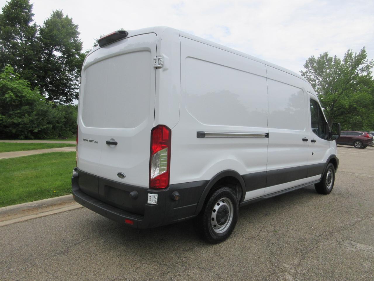 Ford Transit Van T-350 148" Med Rf 9500 GVWR Sliding RH Dr 2018