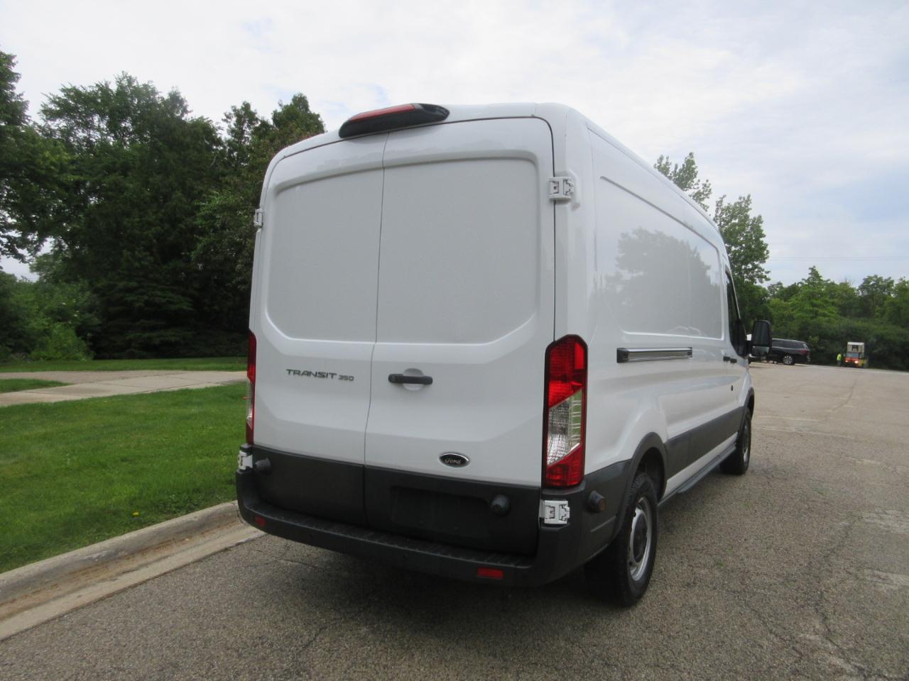 Ford Transit Van T-350 148" Med Rf 9500 GVWR Sliding RH Dr 2018