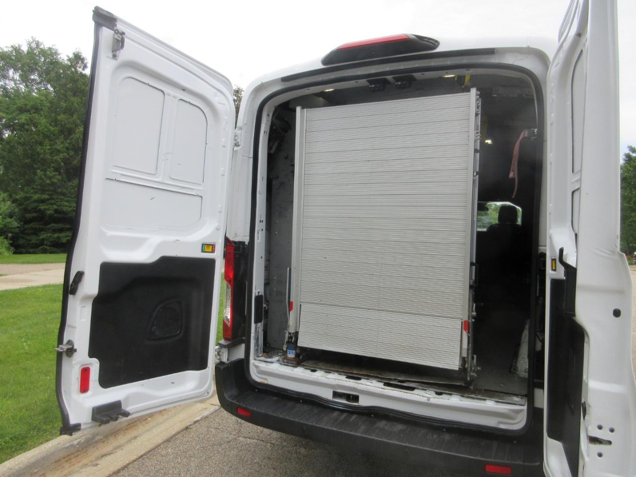 Ford Transit Van T-350 148" Med Rf 9500 GVWR Sliding RH Dr 2018
