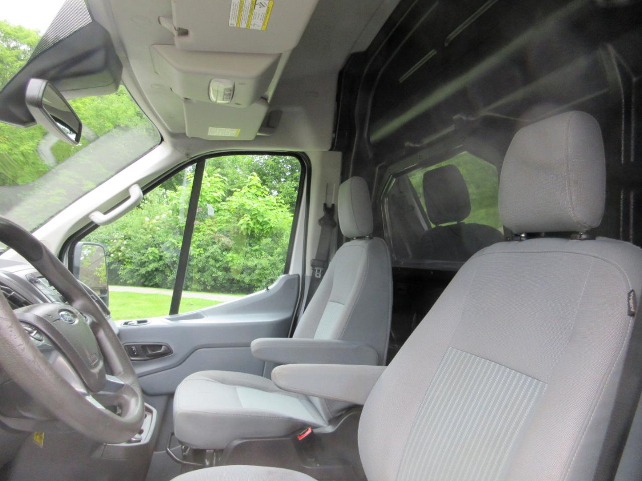 Ford Transit Van T-350 148" Med Rf 9500 GVWR Sliding RH Dr 2018