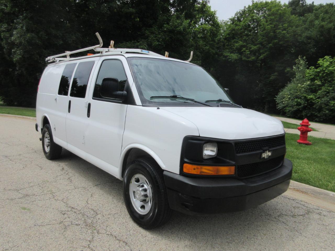 Chevrolet Express Cargo Van RWD 2500 135" 2014