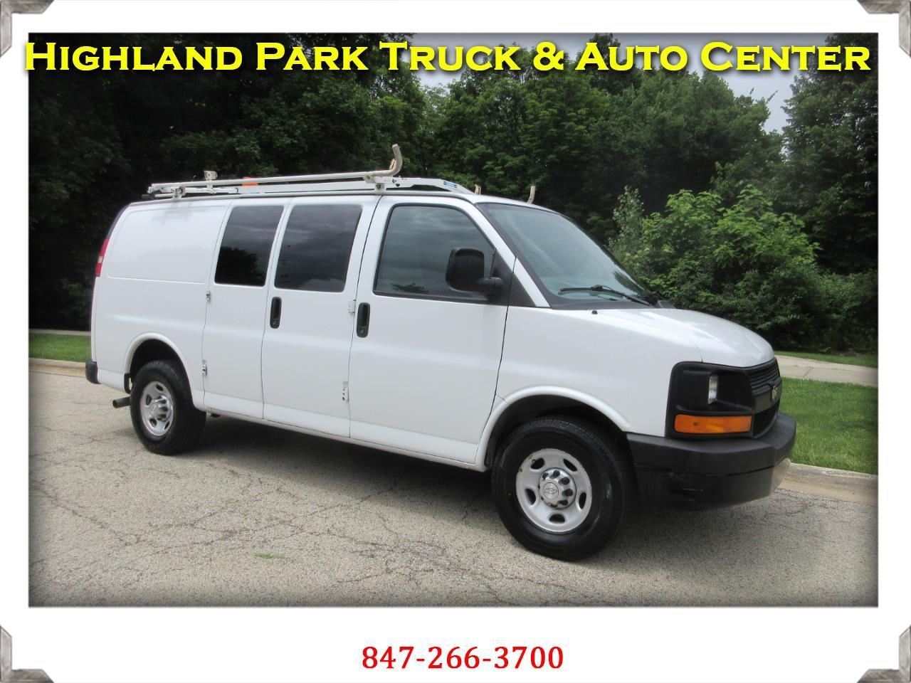 Chevrolet Express Cargo Van RWD 2500 135" 2014