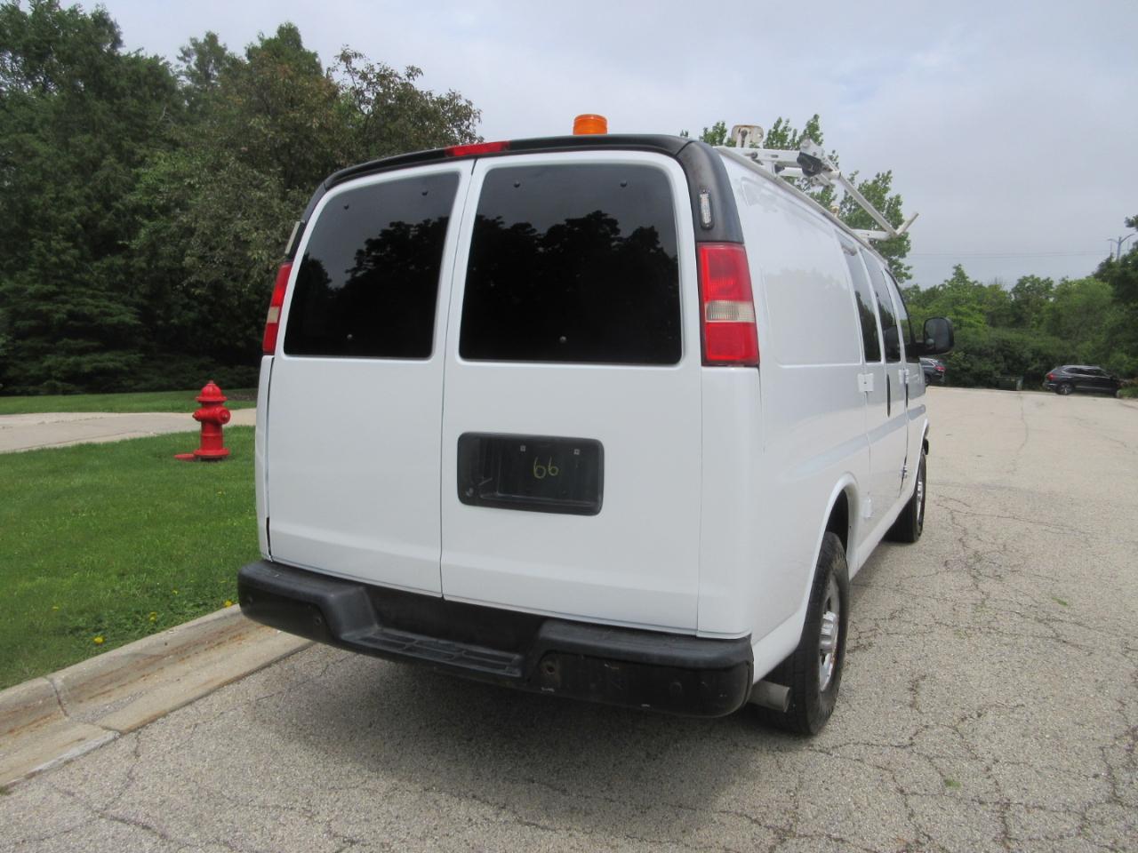 Chevrolet Express Cargo Van RWD 2500 135" 2014