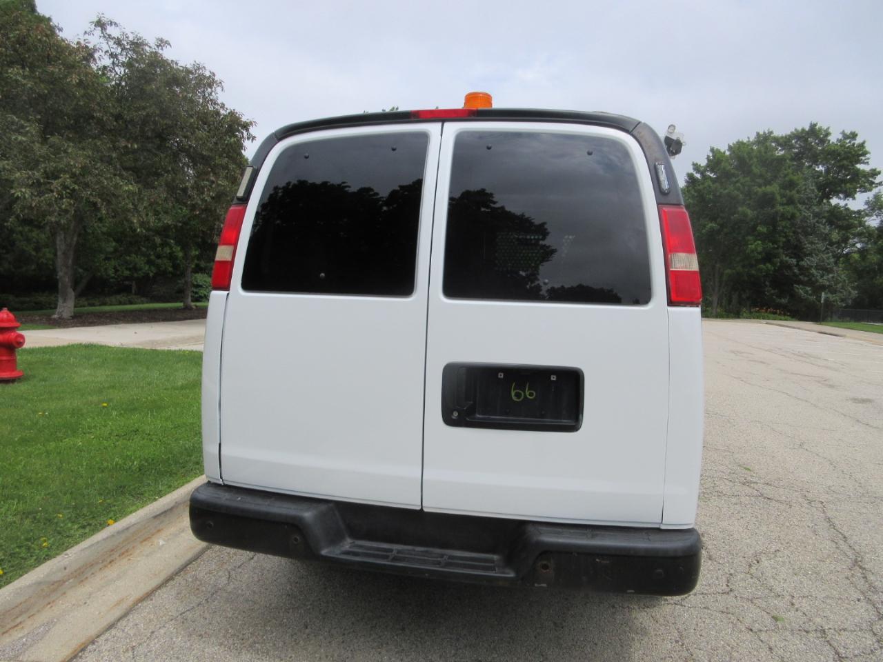 Chevrolet Express Cargo Van RWD 2500 135" 2014
