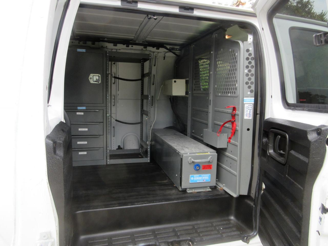 Chevrolet Express Cargo Van RWD 2500 135" 2014