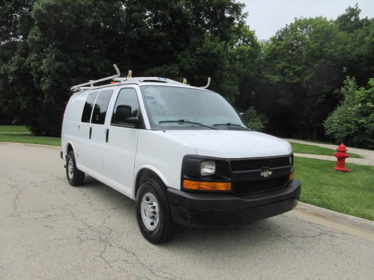 Chevrolet Express Cargo Van RWD 2500 135" 2014