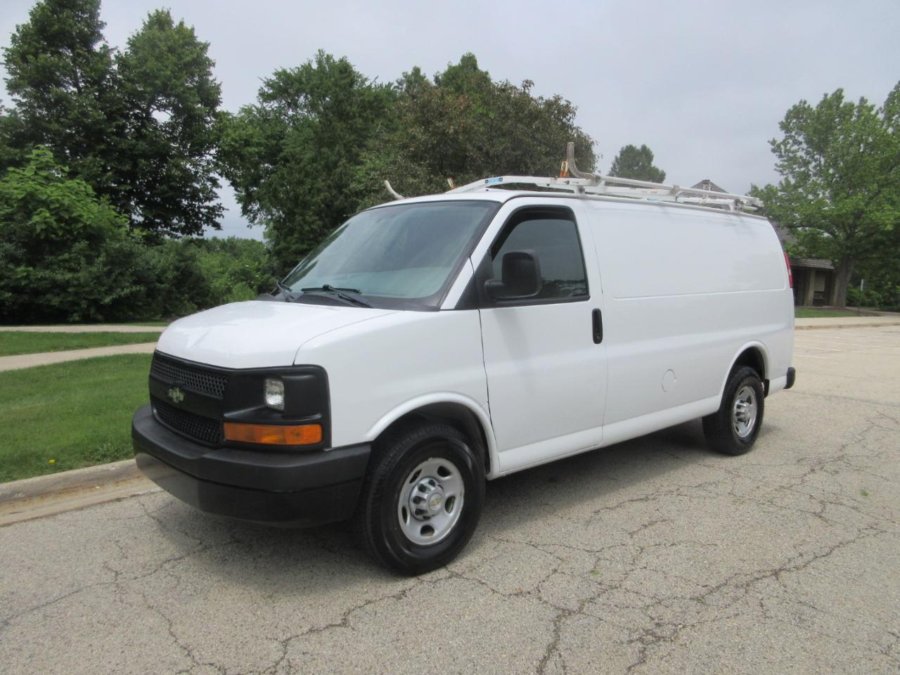 Chevrolet Express Cargo Van RWD 2500 135" 2014