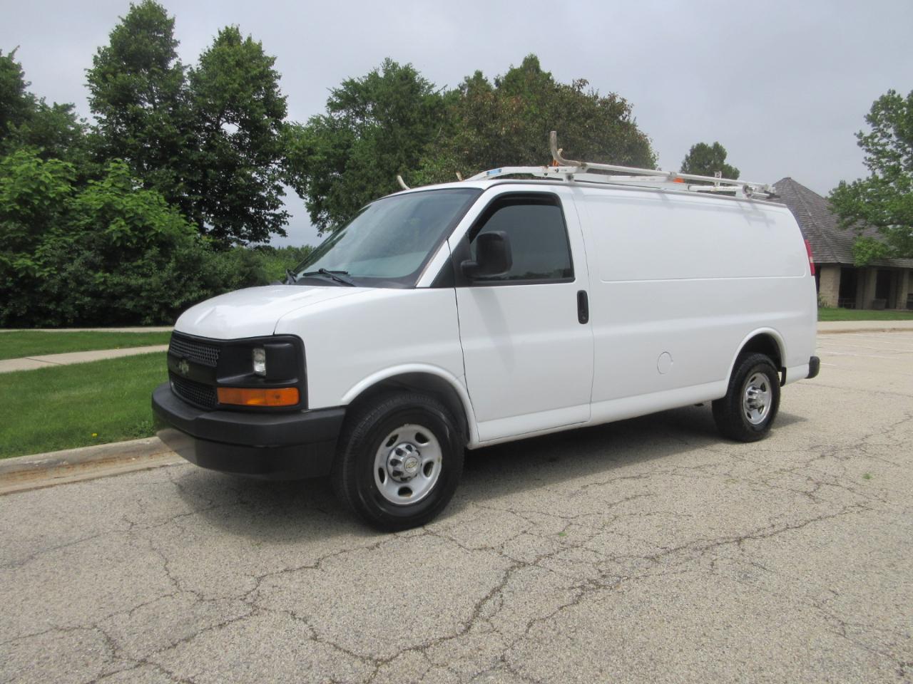 Chevrolet Express Cargo Van RWD 2500 135" 2014