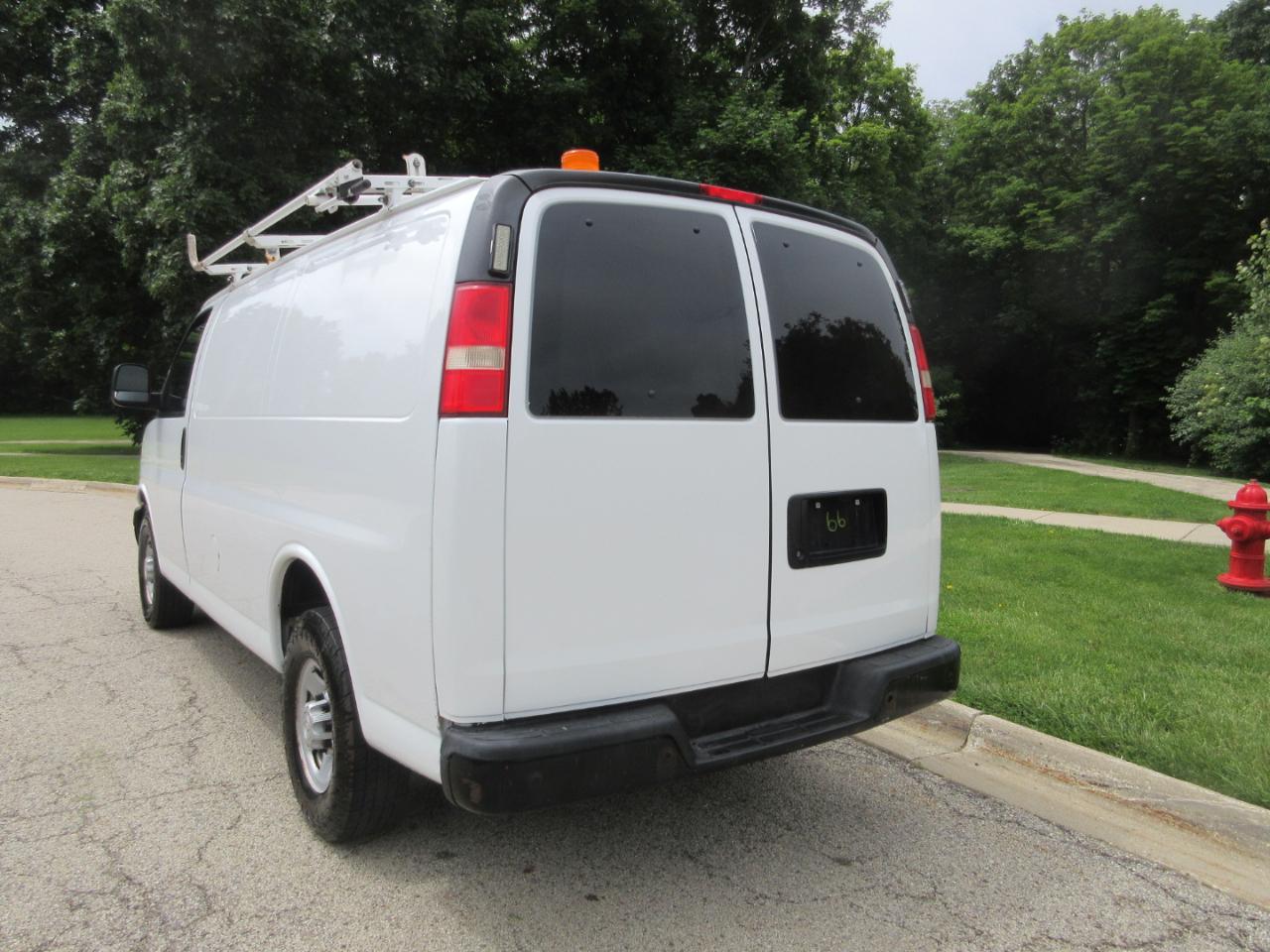 Chevrolet Express Cargo Van RWD 2500 135" 2014
