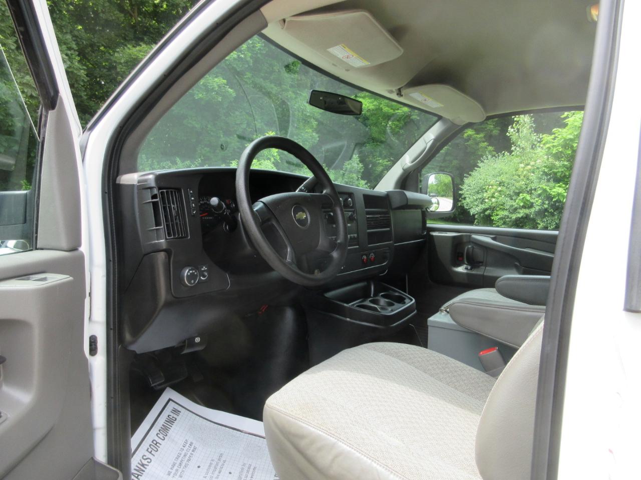 Chevrolet Express Cargo Van RWD 2500 135" 2014