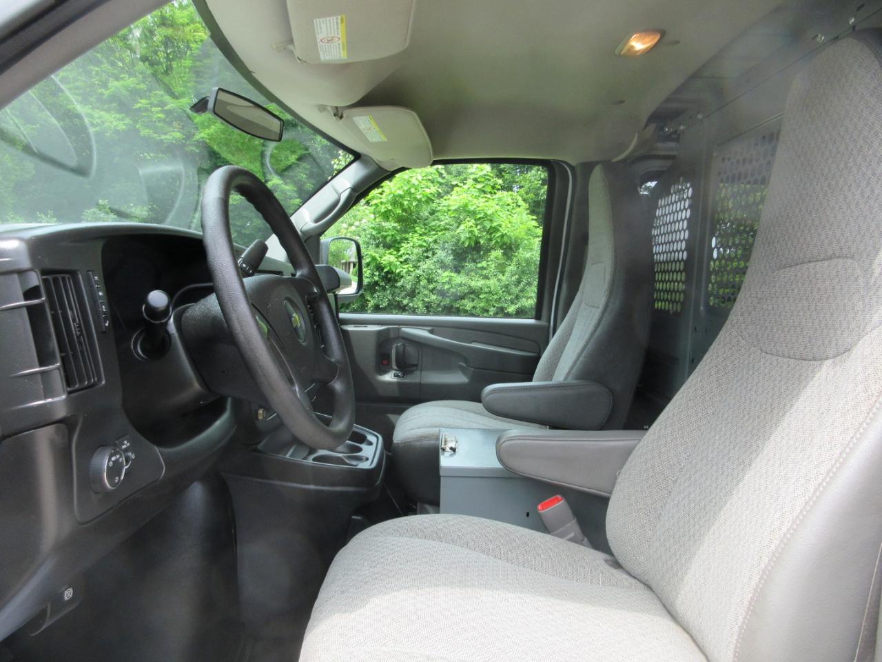 Chevrolet Express Cargo Van RWD 2500 135" 2014