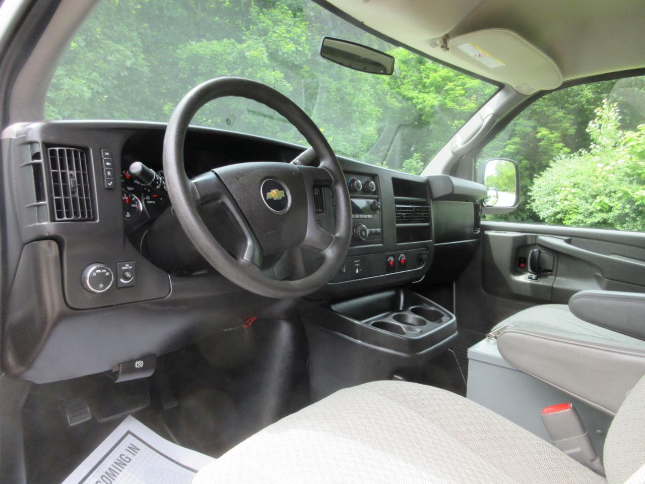 Chevrolet Express Cargo Van RWD 2500 135" 2014