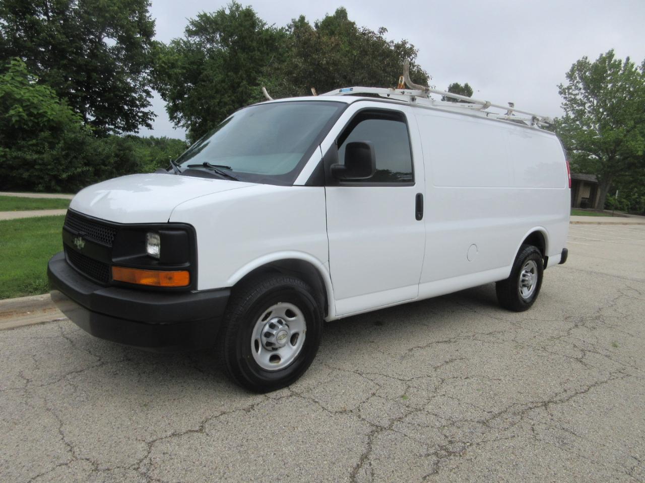 Chevrolet Express Cargo Van RWD 2500 135" 2014