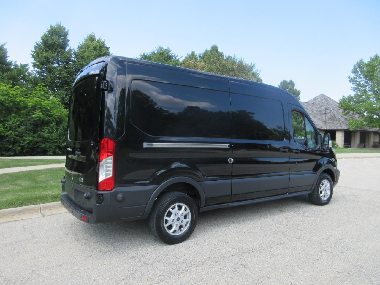 Ford Transit Cargo Van T-250 148" Med Rf 9000 GVWR Sliding RH Dr 2015
