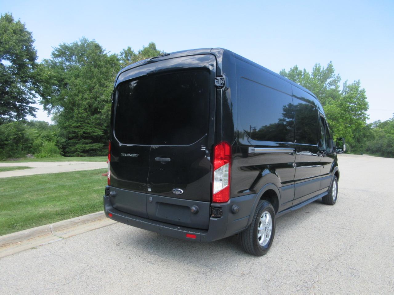 Ford Transit Cargo Van T-250 148" Med Rf 9000 GVWR Sliding RH Dr 2015