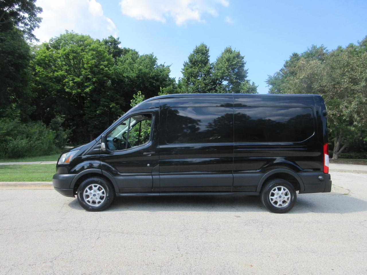 Ford Transit Cargo Van T-250 148" Med Rf 9000 GVWR Sliding RH Dr 2015