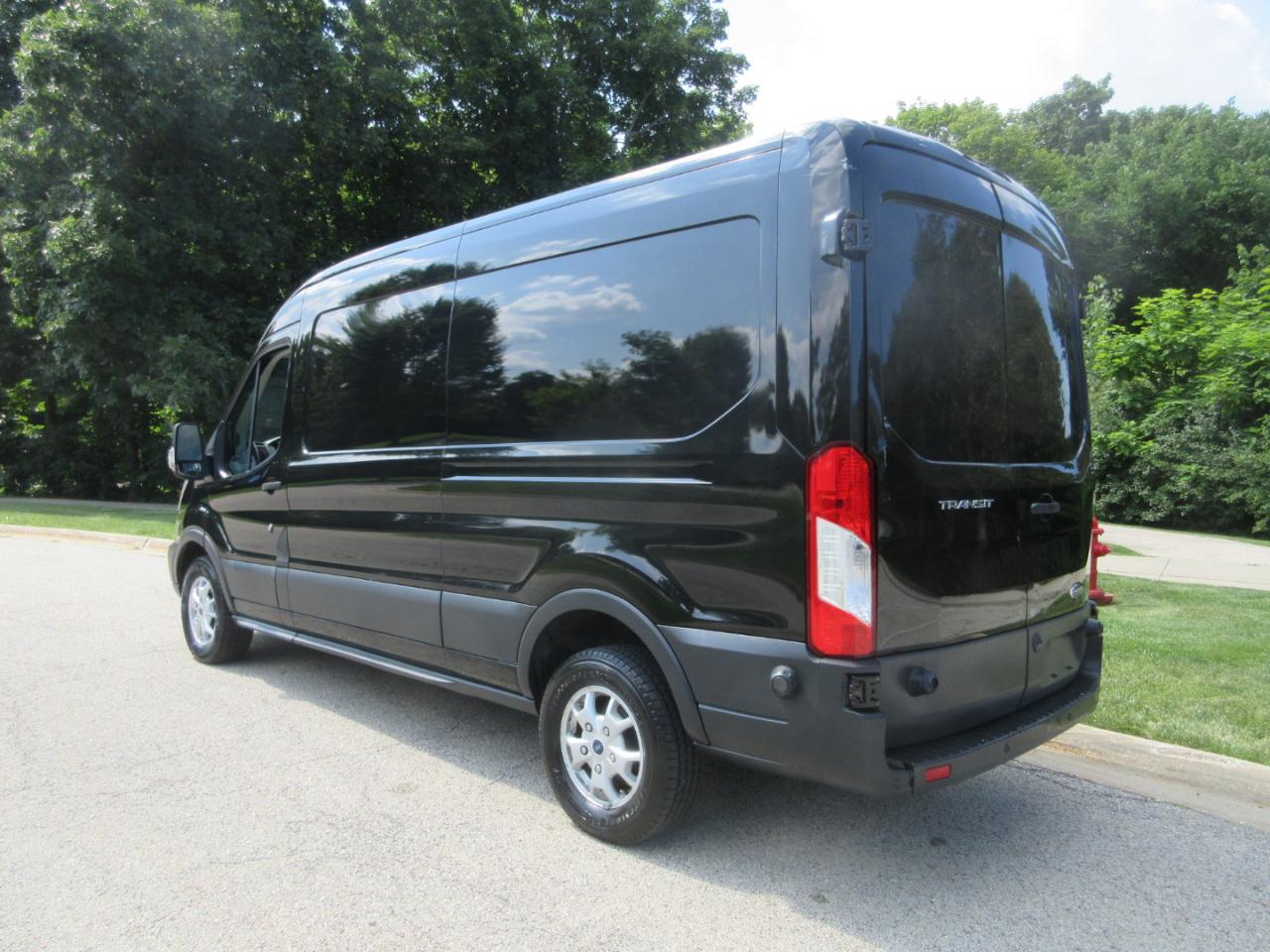 Ford Transit Cargo Van T-250 148" Med Rf 9000 GVWR Sliding RH Dr 2015