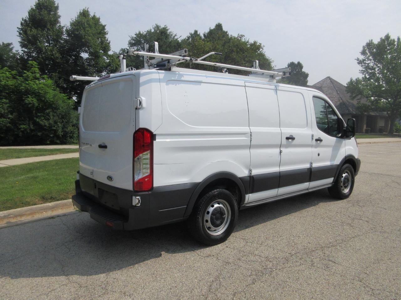 Ford Transit Van T-150 130" Low Rf 8600 GVWR Swing-Out RH Dr 2018