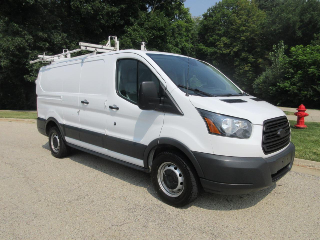 Ford Transit Van T-150 130" Low Rf 8600 GVWR Swing-Out RH Dr 2018