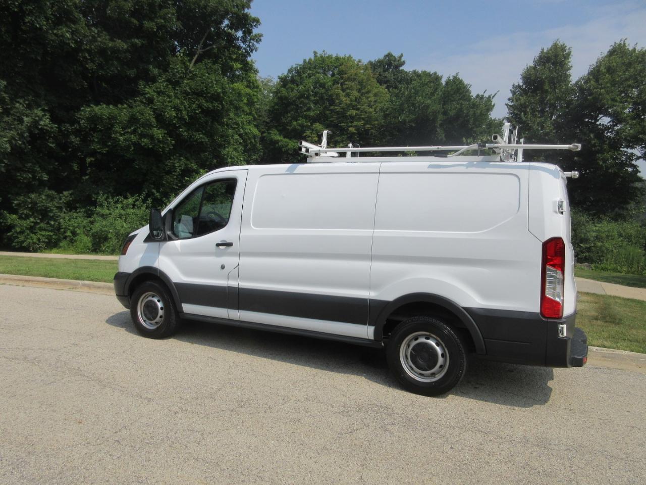 Ford Transit Van T-150 130" Low Rf 8600 GVWR Swing-Out RH Dr 2018