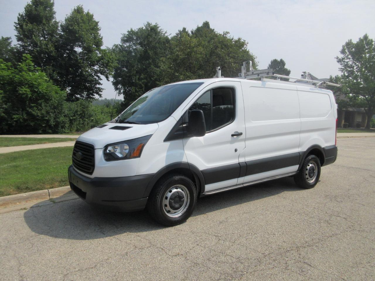 Ford Transit Van T-150 130" Low Rf 8600 GVWR Swing-Out RH Dr 2018