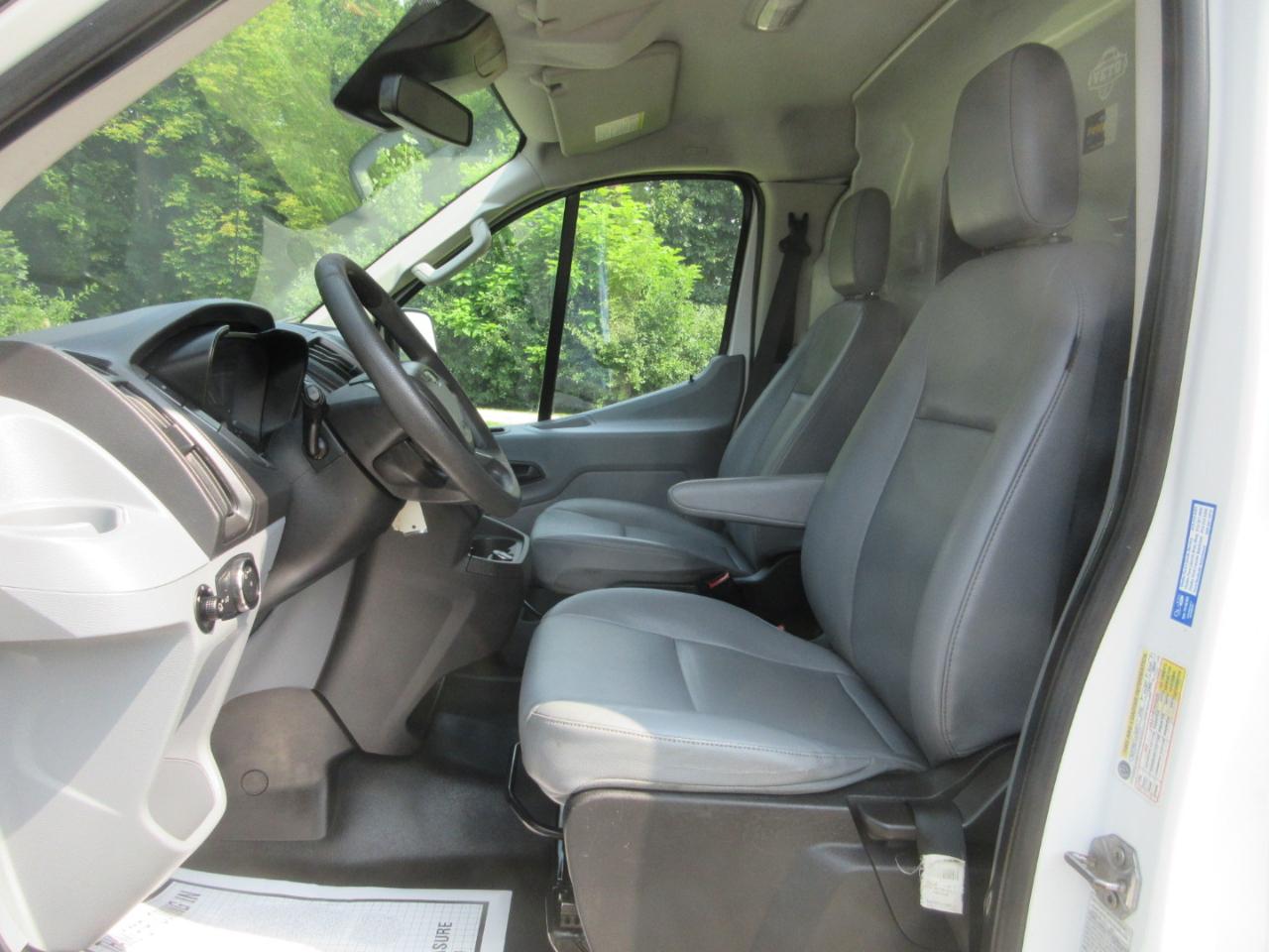 Ford Transit Van T-150 130" Low Rf 8600 GVWR Swing-Out RH Dr 2018