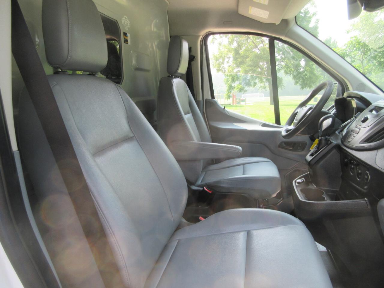 Ford Transit Van T-150 130" Low Rf 8600 GVWR Swing-Out RH Dr 2018