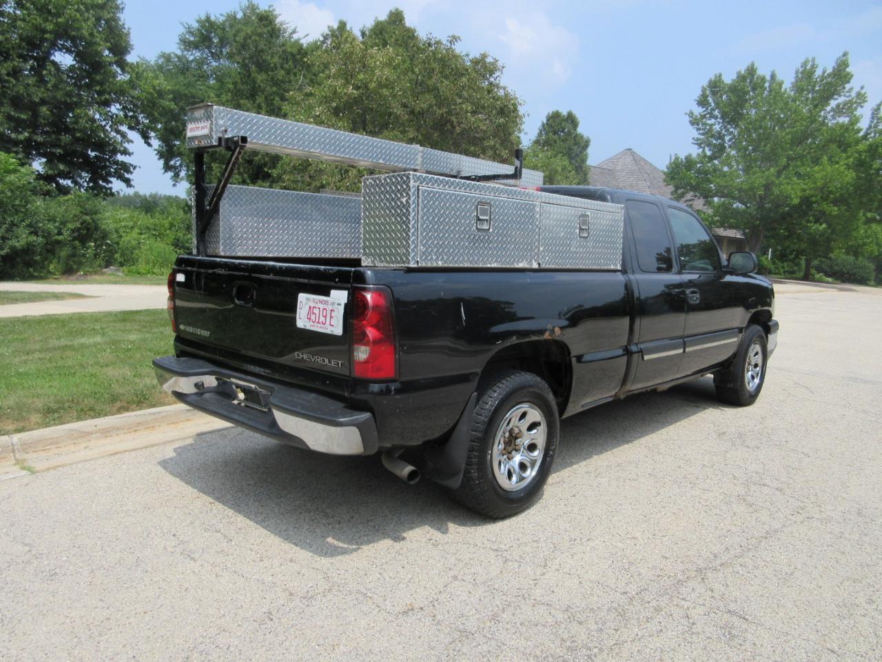 Chevrolet Silverado 1500 Ext Cab 143.5" WB 4WD LS 2005