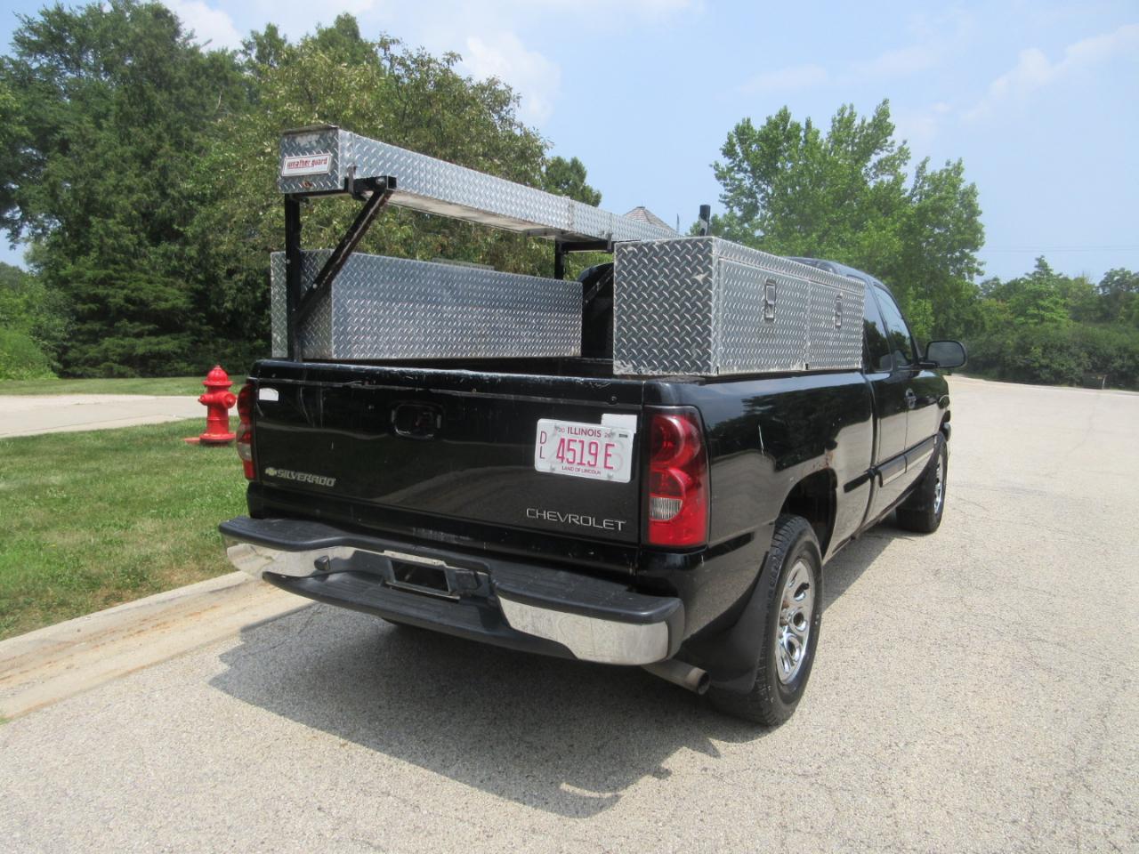 Chevrolet Silverado 1500 Ext Cab 143.5" WB 4WD LS 2005